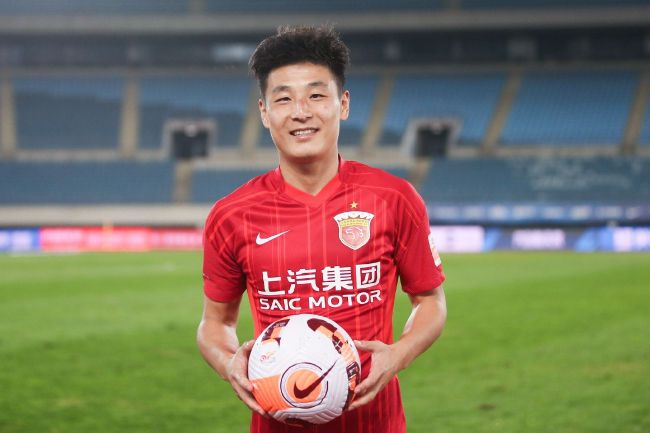 CCTV6 VIP影院 全部 电影 电视剧 影人 视频 图片 新闻 更新时间 所有 1小时内 今日内 1周内 1个月内 从资讯频道搜索 结果 135985 条 光线王长田：中国电影公司的利润可以做到100亿 2014-11-21 今年中国电影票房预计将超过300亿元，尽管规模不算太大，但各路巨头都已纷纷染指这个行业，这究竟是什么原因？